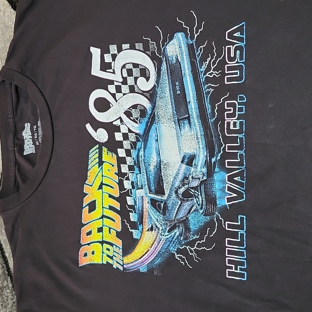 BACK TO THE FUTURE "85" HILL VALLEY, USA GRAPHIC CREW-NECK BLACK TEE-SHIRT XL